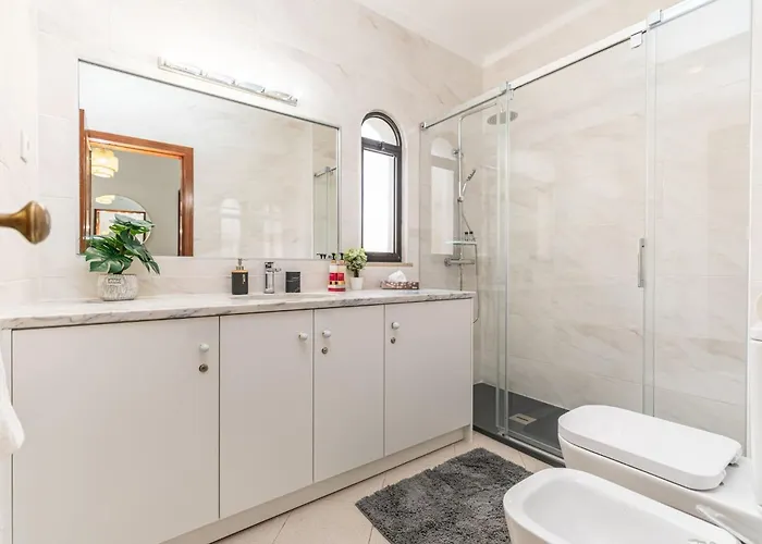 Matfil Suite-charming With Pool Access アパート タヴィラ