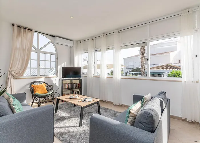 アパート Matfil Suite-charming With Pool Access