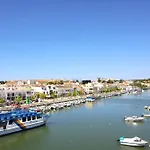 Апартаменты Matfil Suite-charming With Pool Access *