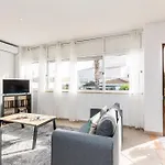 아파트 Matfil Suite-charming With Pool Access *