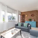 Matfil Suite-charming With Pool Access 아파트