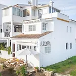 아파트 Matfil Suite-charming With Pool Access